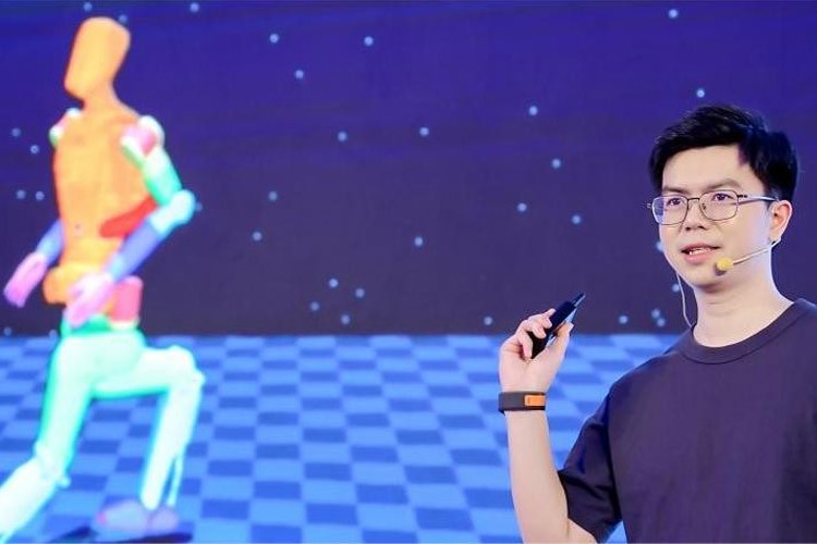 天才少年稚暉君okooo澳客機器人走路進場！AI模型做大腦，目標售價20萬以內(nèi)